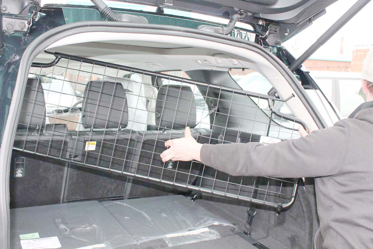 Land rover discovery 5 shop dog guard