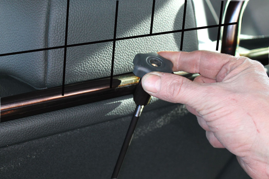 Mercedes b class deals dog guard