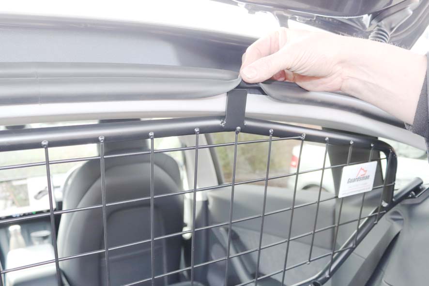 Guardsman - Tesla Model Y – Grille de Séparation pour Chien et Grille de  Division Adaptable